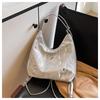 Bolso de Hombro Decorativo de Mariposa de Superficie Suave y Gran Capacidad 2025 Nueva Moda Mochila para Viajes Diarios Bolso Tote Multiusos