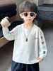 Camiseta de manga larga estampada para niños, primavera y otoño, estilo coreano, diseño de bloques de color, top casual para niños pequeños y niños, calidad de exportación