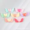Accesorios para el Cabello de Alas Tocado Accesorios de Pasador para Niños Accesorios de Resina Pegamento de Crema DIY Paquete de Materiales para Funda de Teléfono Móvil con Forma de Corazón