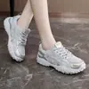 C9002 Sapatos Femininos Forrest Gump 2026 Verão Malha Fina Respirável Tênis Esportivo Exterior Antiderrapante Viagem Sapatos Casuais