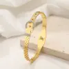 Pulseira de Aço Titânio com Fivela de Ferradura Oca em Ouro 18K para Mulheres, Design de Relógio com Fivela de Cinto, Aço Inoxidável Turquesa, Em Estoque para Atacado