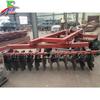 Suministro de disco de tracción con rastrillo hidráulico de desplazamiento pesado para campo agrícola, arado de suelo y dispositivo de acabado con fuerte capacidad de trituración del suelo.