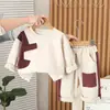 Traje de Moda para Niños Primavera 2025 Estilo Nuevo Pequeño y Mediano Bebé Primavera y Otoño Bloques de Letras Manga Larga Conjunto de Dos Piezas Estilo Moderno