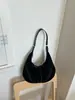 Bolsas de nicho com senso de design transfronteiriço para mulheres, nova bolsa tote retrô estilosa, grande capacidade, versátil, de ombro único, transversal, moderna