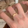 El Anillo de Pez de Madera de Mérito Creativo se puede abrir y golpear para pescar divertido y aliviar el aburrimiento.. Anillo de Dedo Diseño Personalizado de Nicho