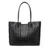Bolsa de Palha Feminina Mais Vendida 2026 Novo Modelo Duas Camadas Couro Bovino Grande Capacidade Bolsa Tote Versátil para o Dia a Dia Feminina Bolsa de Ombro