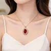 Collar Cruz Cobre Chapado en Oro Forma de Gota de Agua para Mujer, Lujo Ligero, Sensación de Alta Gama, Cadena de Clavícula con Colgante para Apilar, Diseño de Nicho