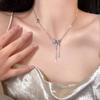 Collar irregular de luz de luna blanca, novedad 2025, para mujer, dulce, fresco y atractivo, con diseño de nicho de verano, cadena de clavícula avanzada.
