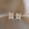 Pendientes de Metal Trenzado en Forma de C de Gama Alta, Pendientes de Diseño Asimétrico Simples y de Moda, Pendientes Elegantes de Nicho y Únicos