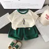 Camiseta de verano para niños de 0 a 5 años conjunto de manga corta para bebé niños y niñas moderno venta al por mayor de manga media a la moda
