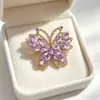 Broche de mariposa vintage europeo y americano con pedrería de colores, alfiler de aleación de lujo ligero incrustado, accesorio para abrigo y traje, accesorio para corsage