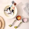Serie de Dibujos Animados Cuchara de Mango Largo Estilo Creativo Lindo Cuchara Cerámica para el Hogar Cuchara Irregular Cuchara para Postre