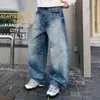 Jeans para hombre desgastados, lavados, de corte holgado y pierna recta - un pantalón largo moderno, minimalista, versátil y casual para el uso diario y para ir al trabajo