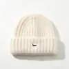 Chapéu de Lã com Circunferência de Cabeça Grande para Mulheres, Gorro Fashion para Outono e Inverno, Afina o Rosto, Chapéu Versátil com Proteção para Ouvido, Touca de Tricô Quente