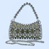 Bolso grande con cuentas plateadas, personalizado, nuevo estilo 2024, pequeño bolso cuadrado de metal plateado, bandolera de mano, un tesoro hecho a mano a la moda.