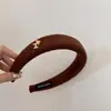 Diadema Roja Versátil para Mujer, Hace que la Cara Parezca Más Pequeña, Accesorio para el Cabello para Año Nuevo, Nuevo Estilo de Otoño e Invierno, Aspecto de Alta Gama, Pinza para el Cabello para Lavarse la Cara
