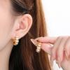 Brincos de aço inoxidável banhados a ouro 18k com pérola em formato de C, estilo fashion, temperamento simples para o dia a dia, joias em estoque para mulheres