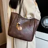 Bolso tote retro para mujer, nueva colección de otoño 2026, con un diseño sofisticado y lujoso, de gran capacidad, perfecto para el día a día.