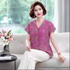 Top de verano floral de manga corta para mamá, cuello en V, corte holgado, adelgazante, camiseta fina casual y versátil para mujeres de mediana edad y mayores