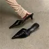 Moda Nova Outono 2026 Mules de Bico Fino para Calçar Sem Cadarço para Uso Externo no Verão, Sandálias Mule de Xadrez para Calçar Sem Cadarço, Chinelos Confortáveis