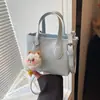Bolsa de Mão de Design de Nicho de Alto Padrão Estilo Estrangeiro Feminina Nova Coleção Primavera/Verão 2025 Bolsa de Ombro para o Dia a Dia Transversal Bolsa Saco