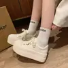 Sapatos Loafer Brancos Fofos e Diferentes para Dedão Grande de Mulher, Sapatos Brancos de Solado Grosso, Novos Tênis Casuais Esportivos Versáteis para Estudantes da Primavera de 2026