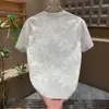 Camiseta de manga corta para hombre con sensación fresca de verano, top de moda estilo 'old money', diseño de hoja tie-dye, camiseta casual exterior para hombre