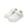 Tamanhos 27-37, novos modelos de outono em estoque, calçados infantis colados a frio atacado, tênis infantis, sapatos brancos para meninos estudantes 6566