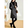 Vestido chaleco de lana negro de alta gama con cuello en V, nuevo de otoño, de longitud media, apilado, versátil, recto, adelgazante