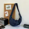 Bolsa de Peito Plissada Listrada Lisa de Design Exclusivo Outono e Inverno Nova para Mulheres, Leve e Versátil com Grande Capacidade, Pode Ser Usada como Bolsa Transversal