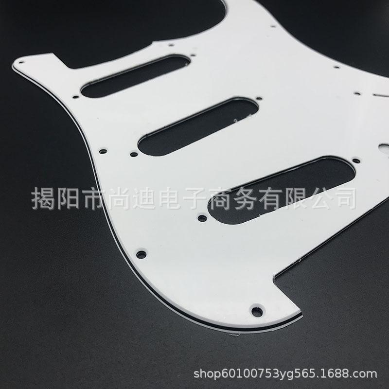 MI0697-SSS Fender Stratocaster