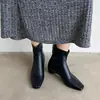 Nuevas Botas de Tobillo Blancas Hueso Estilo Commute Otoño/Invierno 2026 Suela Plana Punta Fina Fuera de Blanco Simples