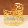 Pulsera abierta de acero inoxidable y acero de titanio, joyería popular europea y americana, con cuentas, se puede usar sola