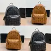 Nova Mochila da Marca m para Homens e Mulheres, Rebites Laterais, Mochila Escolar para Estudantes, Bolsa Pequena Versátil de Ombro Cruzado Tendência