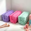 Bolsa de almacenamiento de cosméticos de felpa de colores pastel, linda y fresca, acolchada, alto valor estético, neceser portátil
