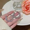 Brincos Argola Explosivos de Zircônia, Luxo Acessível, Brincos de Design de Nicho de Alta Qualidade, Elegantes e Modernos Exquisitos, Brincos Exagerados para Mulheres