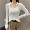 Camiseta blanca de manga larga con cuello polo para mujer, adecuada para primavera y otoño, modelo nuevo 2025, se puede usar como capa exterior, top de cuello regular