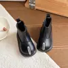 Novos estilos de outono e inverno: sapatos de couro patchwork, sapatos de algodão para meninos, sapatos forrados com fleece, botas de couro para meninas, sapatos de caminhada infantis e botinhas de bebê