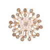 Broche de moda nuevo de alta gama para mujer, delicado pin de flor, ambiente elegante, broche de perla, accesorios de diosa del sol