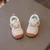 Zapatos Andadores para Bebé Niña 2026 Primavera Nuevos Zapatos Casuales Infantiles de Punta Cerrada Zapatos de Princesa para Bebé Zapatos de Interior para Jardín de Infancia