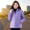 Chaqueta de Invierno de Algodón con Plumas para Mujer, Pequeña y Ligera, Cuello Alto, Estilo Coreano, Corte Entallado, Abrigo Desmontable con Capucha