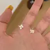 Brincos de Flor de Gardênia Doces e Exquisitos para Mulheres, Alto Padrão, Luxo Acessível, Brincos Modernos e Elegantes, Brincos com Design Exclusivo