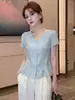 Moderna Camisa de Manga Corta con Volantes para Mujer, Nuevo Estilo Elegante de Corte Ajustado para el Verano 2026, Blusa Versátil con Cuello en V que Rejuvenece