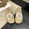 Pantuflas de exterior para mujer con tacón oculto, zuecos estilo mule de otoño con suelas suaves, diseño lindo, ribete de encaje 2026, color beige