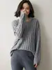 Suéter de Cachemira para Mujer de Color Sólido con Botones, Estilo Perezoso Holgado de Cuello Redondo Retorcido de Longitud Media, Nuevo para Otoño e Invierno, Cómodo y Favorecedor