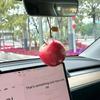 Colgante de Espejo Retrovisor para Coche Apple Car, Colgante para el Interior del Coche, Colgante de Simulación para Descompresión, Adorno Decorativo para el Ambiente del Coche