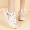 2026 Novo Modelo Couro Genuíno Ajuste Largo Solado Macio Antiderrapante Tênis Casuais Respiráveis Sapatos Femininos para Comércio Transfronteiriço