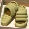 Pantuflas de EVA con suela gruesa de 4.0 cm con una sensación suave y cómoda para mujer, adecuadas para uso exterior en verano, uso en casa, baño interior y antideslizantes para uso en casa