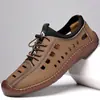 Sapatos Masculinos de Couro Vazados Sandálias de Verão Dropshipping Estilo Quente Couro Macio Respirável Sapatos Vazados Sola Macia para Tendão Sandálias de Couro