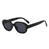 Gafas de Sol Cuadradas Pequeñas Remachadas Estilo Retro para Mujer Montura Negra Mismo Estilo que las Celebridades de Internet Gafas de Sol con Protección UV 3674
